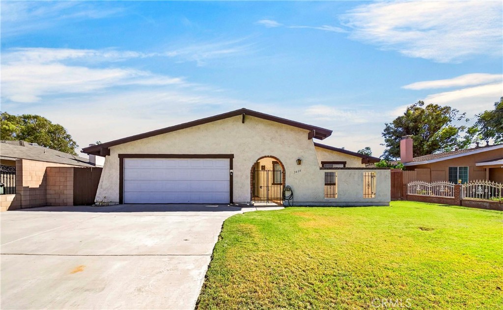 7616 Della Property Photo 2
