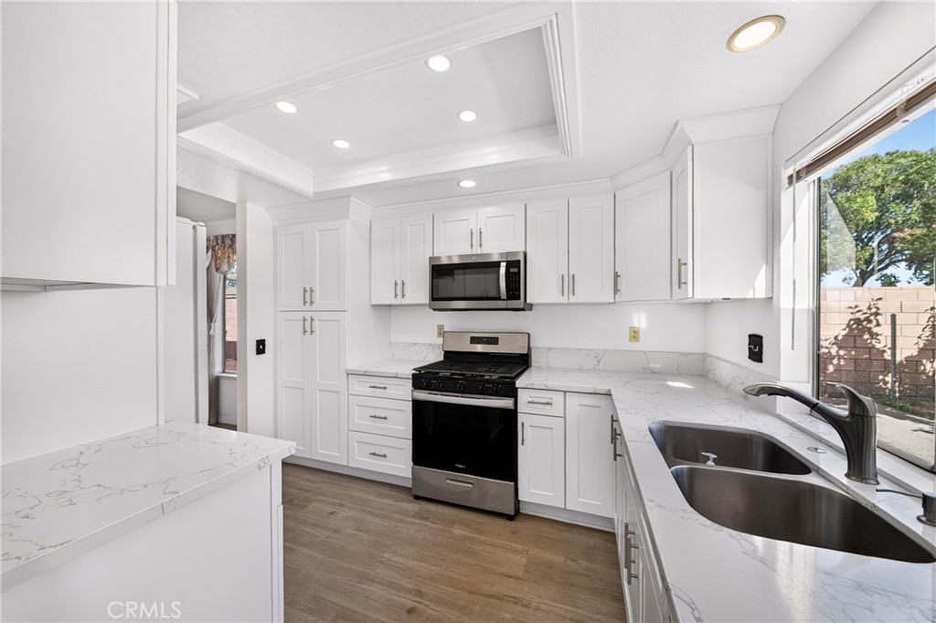 7616 Della Property Photo 6
