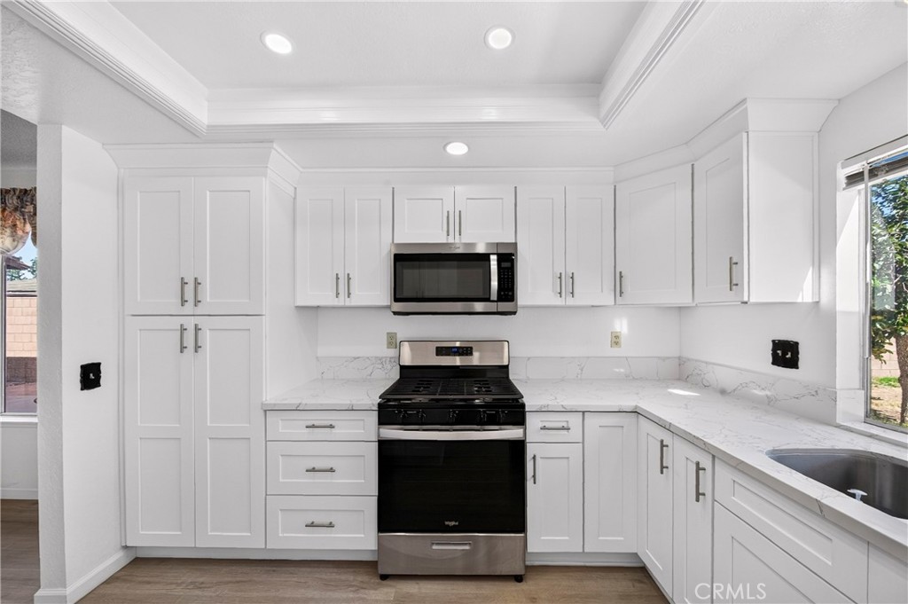 7616 Della Property Photo 7