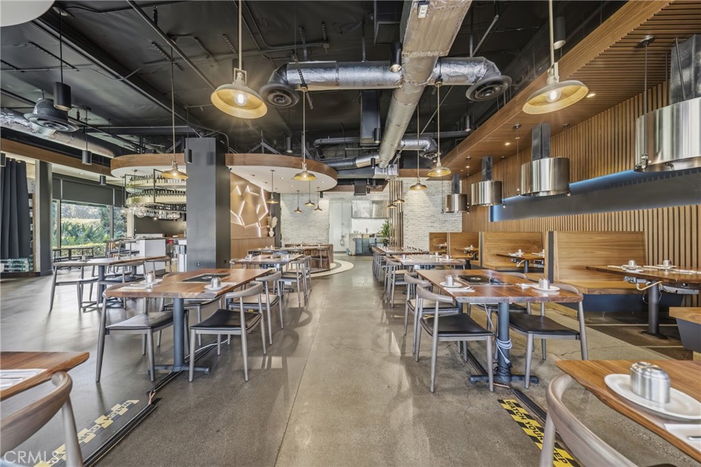 Irvine Boulevard Property Photo 8