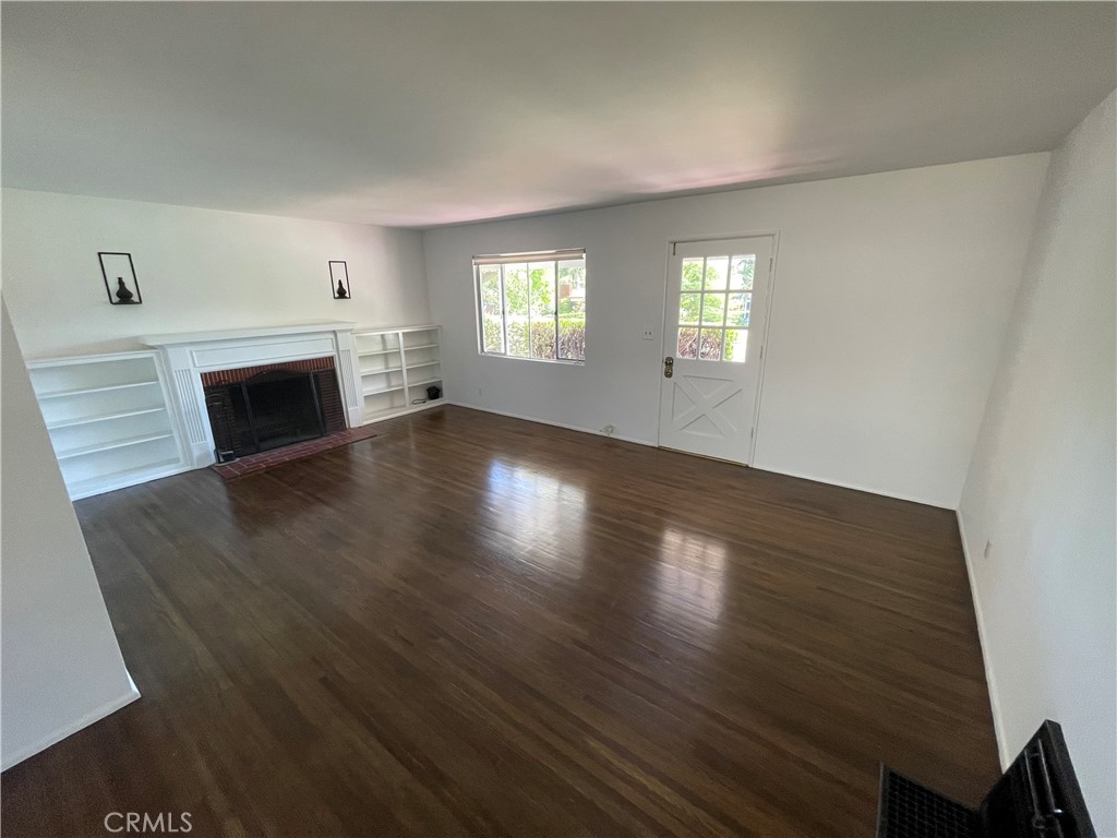 733 W Oceanview Avenue Property Photo 3