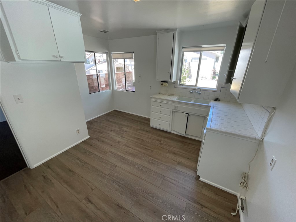 733 W Oceanview Avenue Property Photo 7