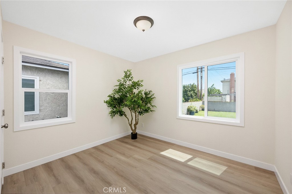 608 W Markland Drive Property Photo 23