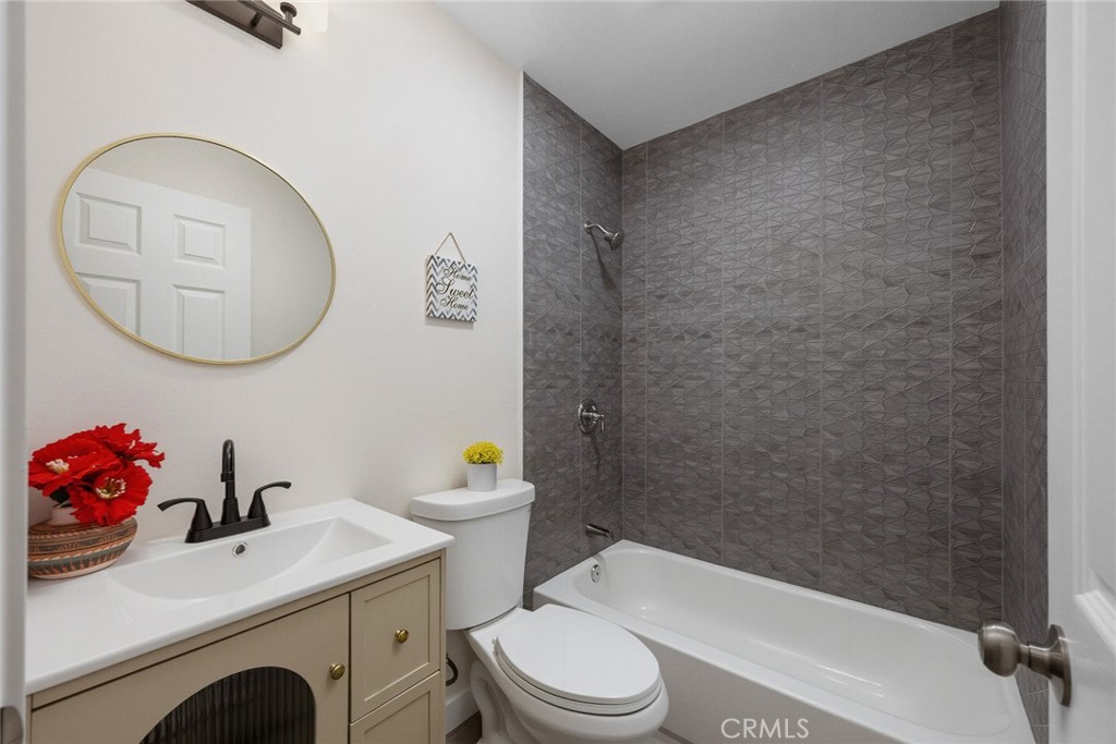 608 W Markland Drive Property Photo 29