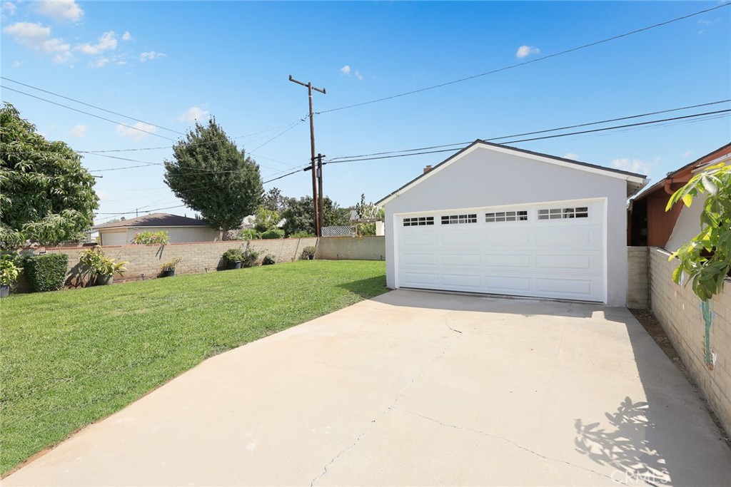 608 W Markland Drive Property Photo 34