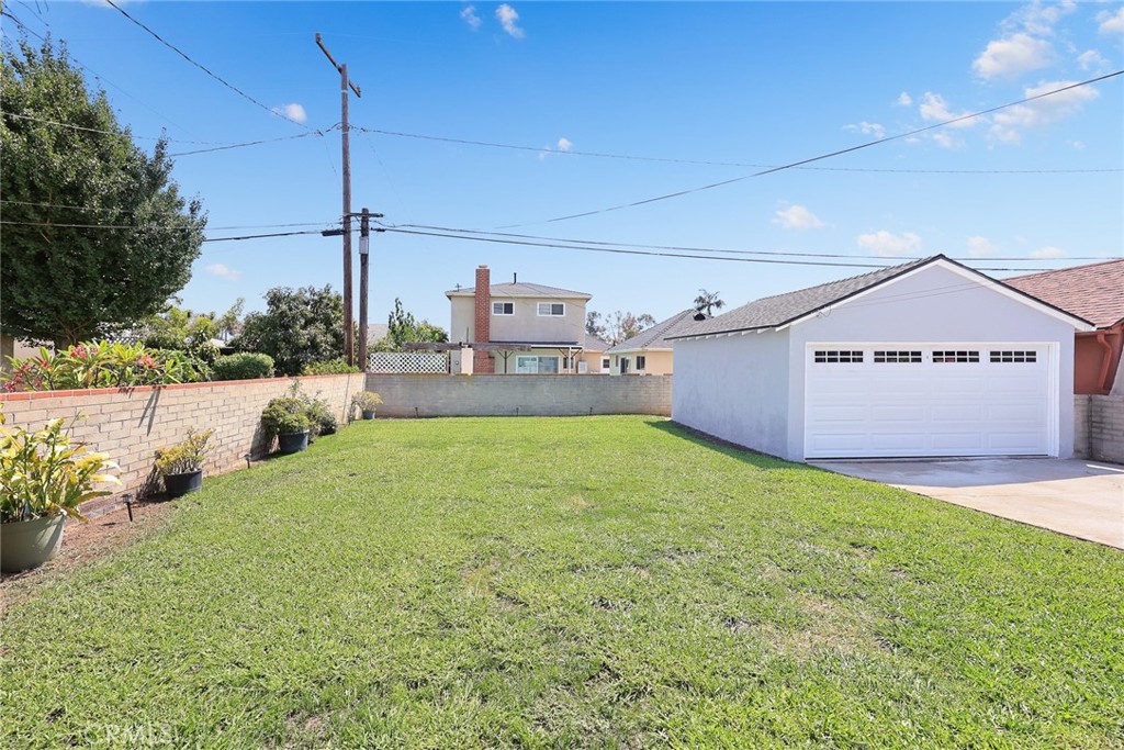 608 W Markland Drive Property Photo 37