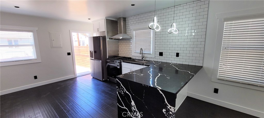 3217 Folsom Street Property Photo 1