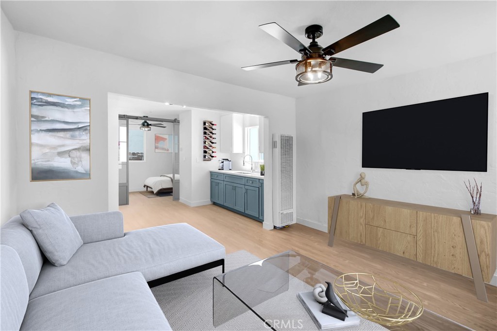 5928 S Hoover Street Property Photo 15