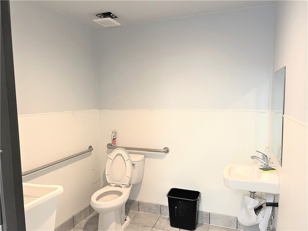 334 S Arrowhead Avenue Property Photo 11