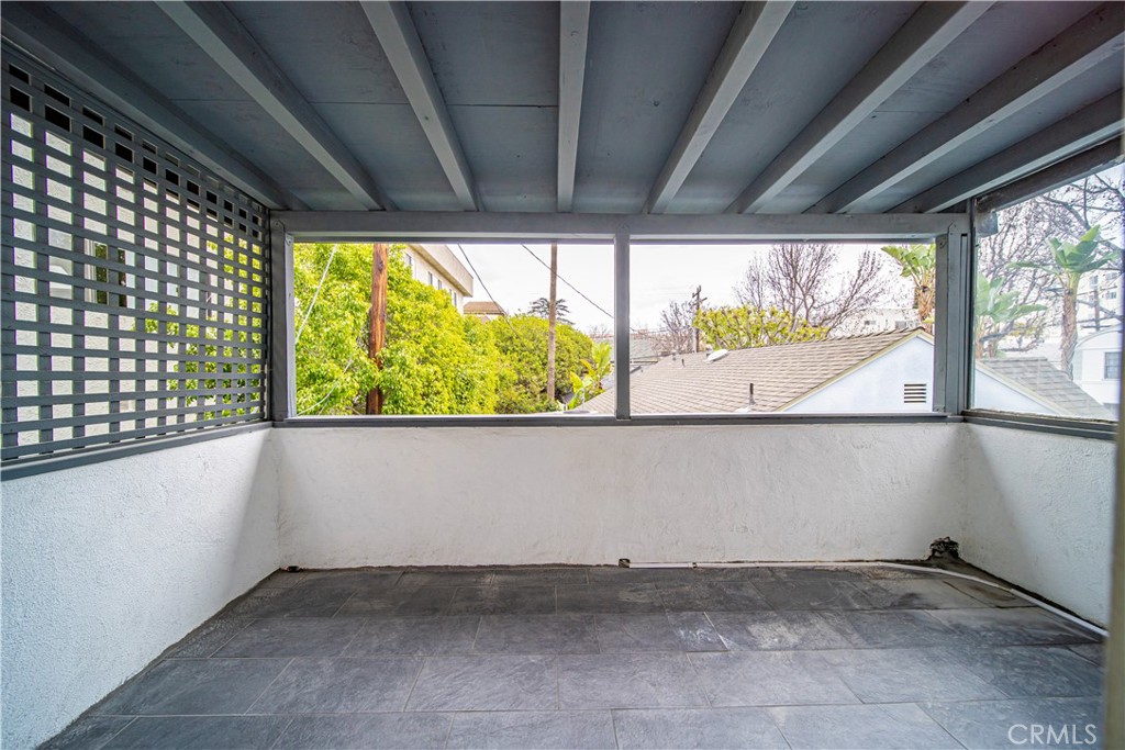 400 N Maple Drive A Property Photo 11