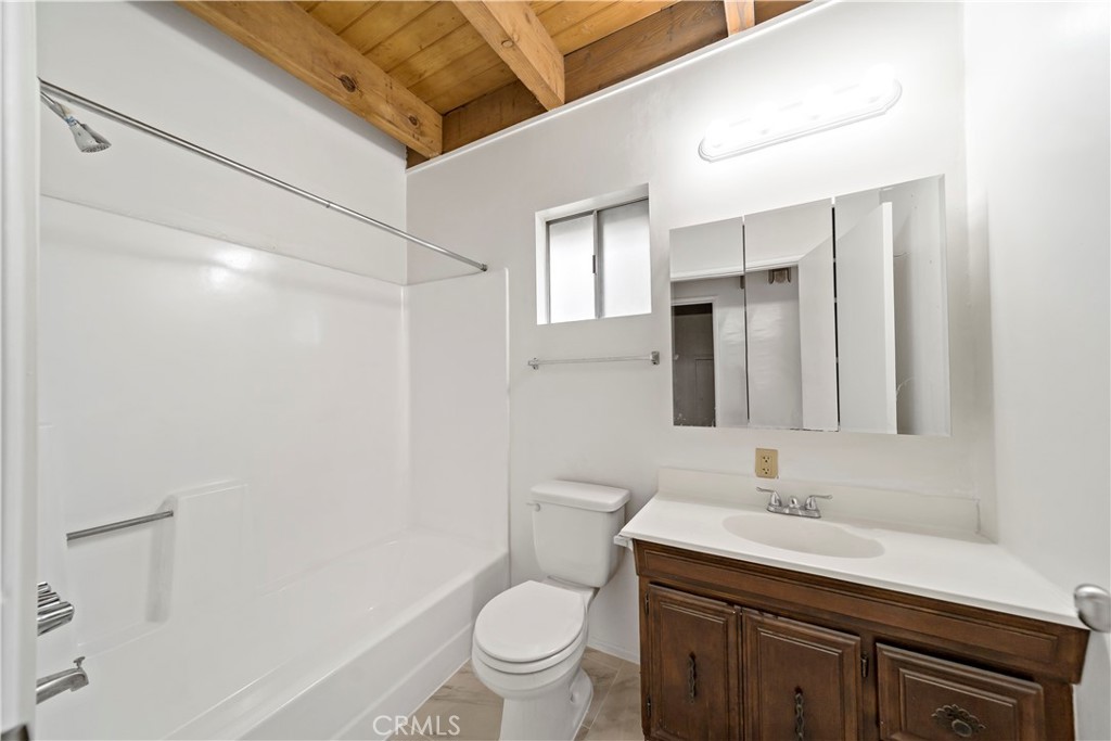 400 N Maple Drive A Property Photo 15