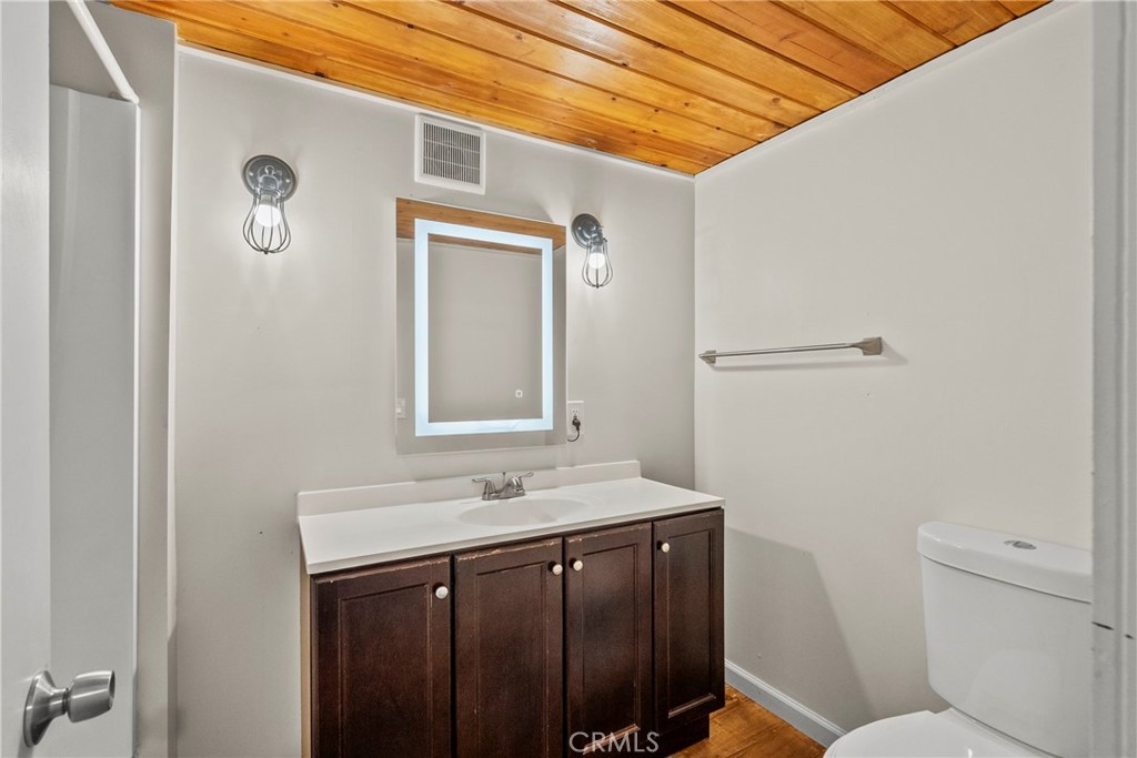 1000 Eagle Property Photo 15
