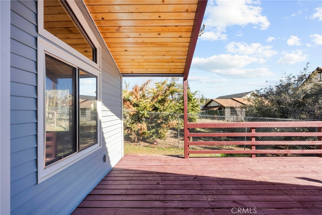 1000 Eagle Property Photo 32