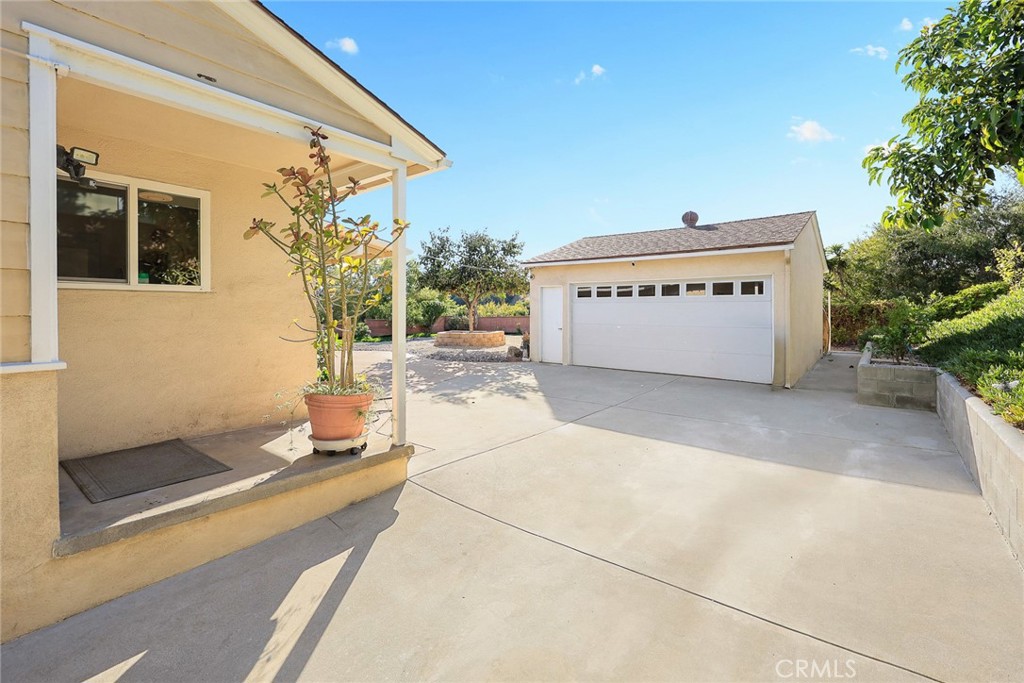 1301 S Lincoln Avenue Property Photo 42