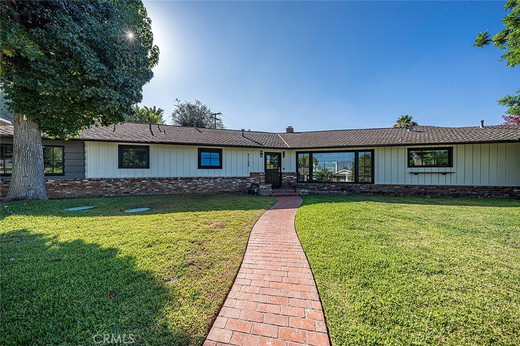 21132 E Cloverland Drive Property Photo 5