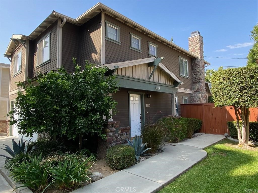 214 Violet Avenue F Property Photo 1