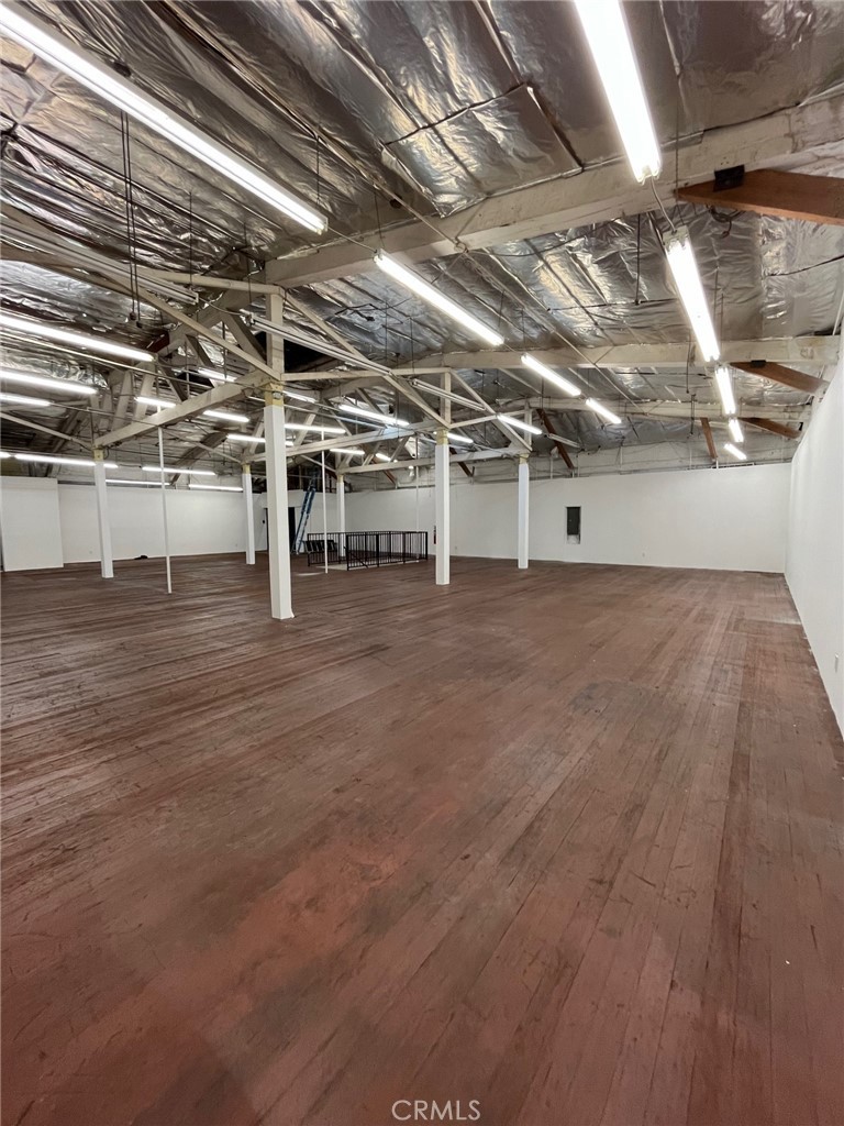 809 S Los Angeles Property Photo 8