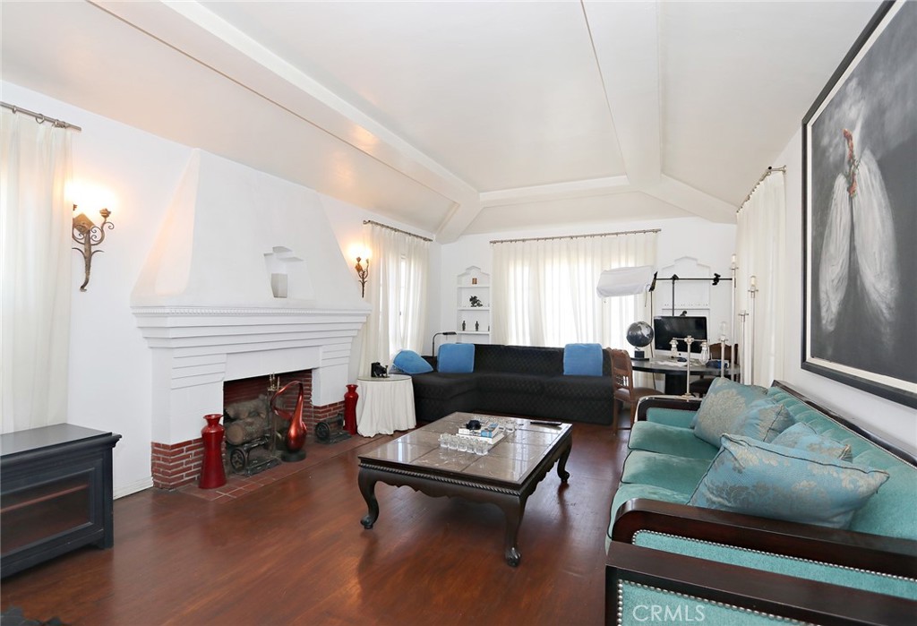 1222 S Cloverdale Property Photo 10