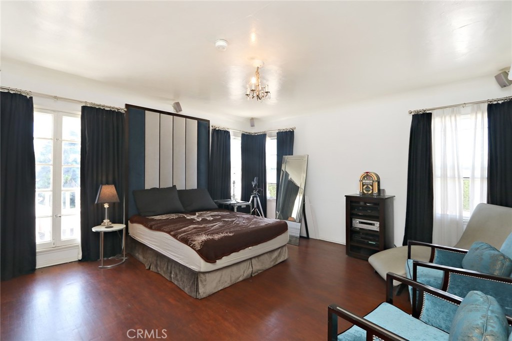 1222 S Cloverdale Property Photo 15