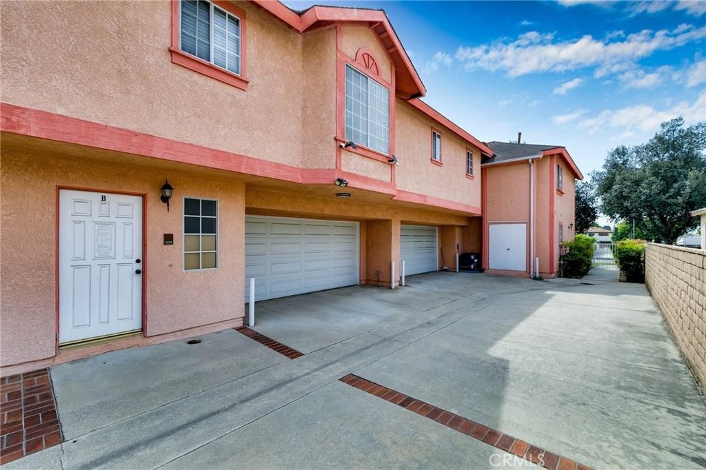 113 Diamond Property Photo 5