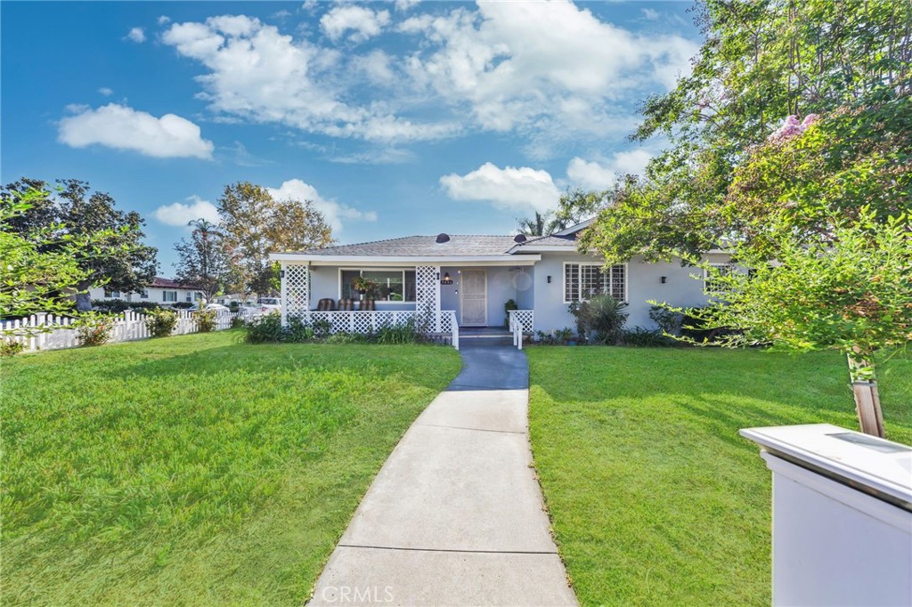 5446 Arden Property Photo 3