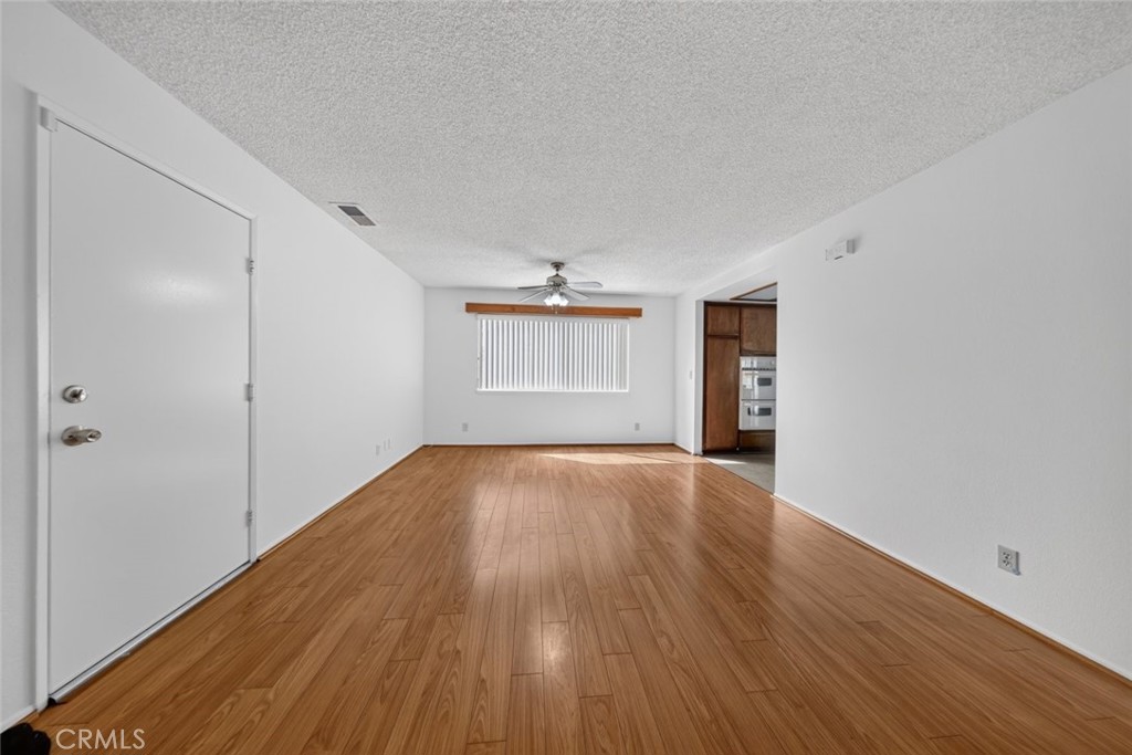 11054 Wesley Avenue Property Photo 6