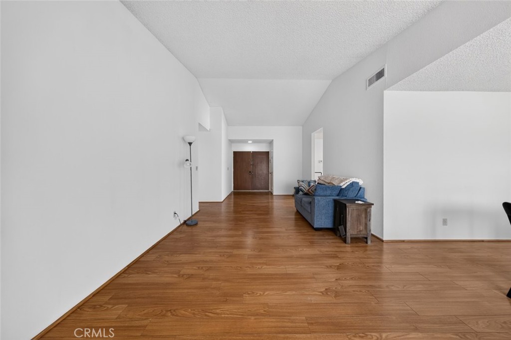 11054 Wesley Avenue Property Photo 10