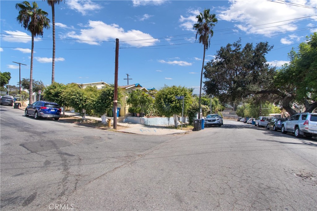 2505 Chelsea Property Photo 2