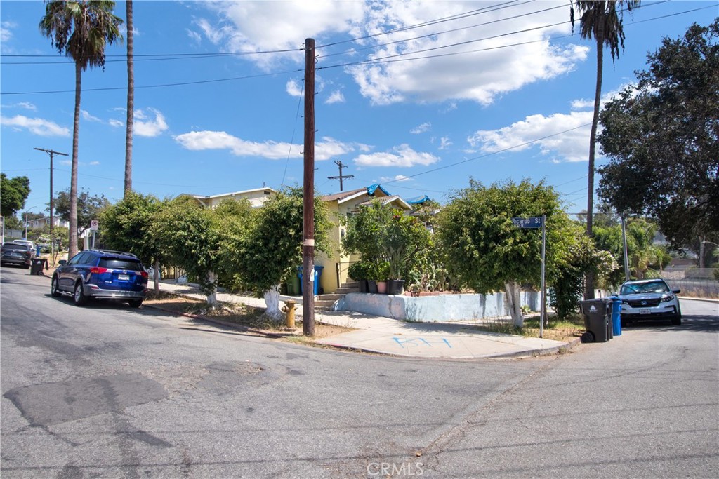 2505 Chelsea Property Photo 3