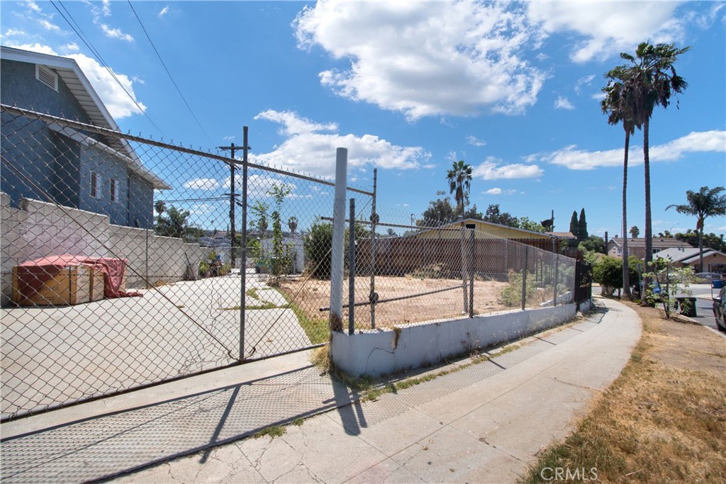 2505 Chelsea Property Photo 4