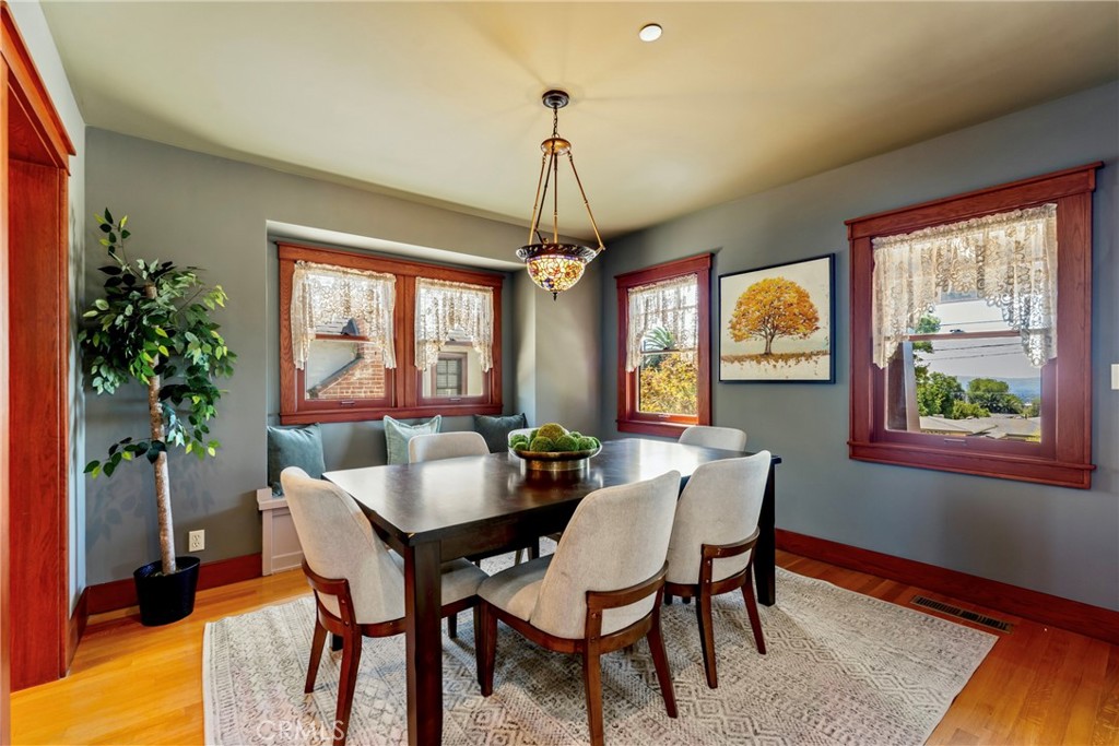 109 E Grandview Property Photo 6