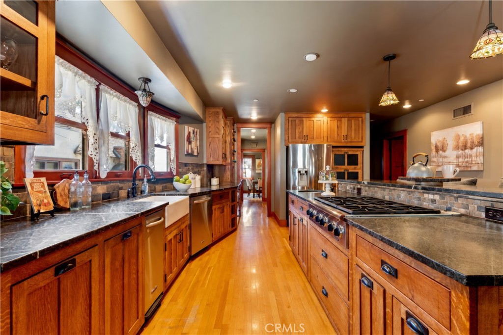 109 E Grandview Property Photo 17