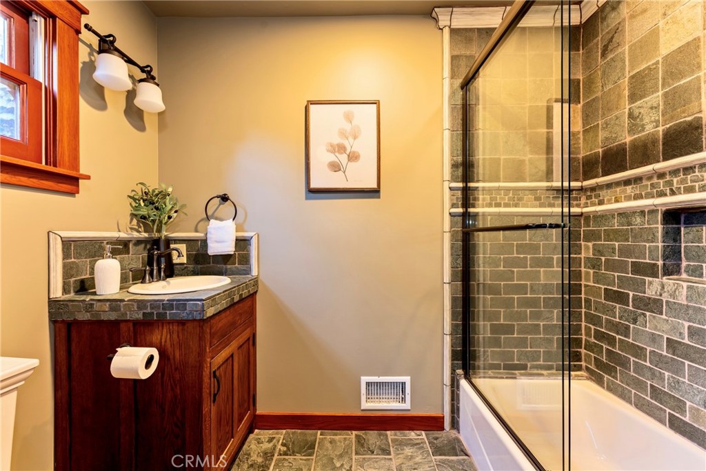 109 E Grandview Property Photo 34
