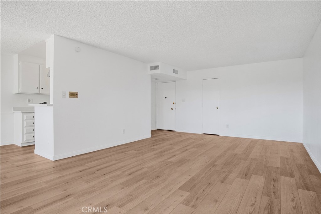 647 Orange Grove 307 Property Photo 6
