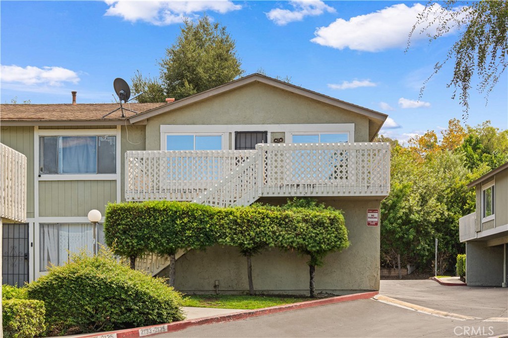 2129 E Aroma Property Photo 1