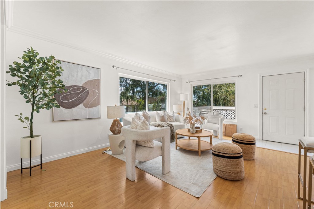 2129 E Aroma Property Photo 5