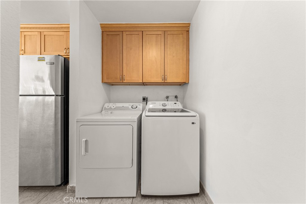 2129 E Aroma Property Photo 13