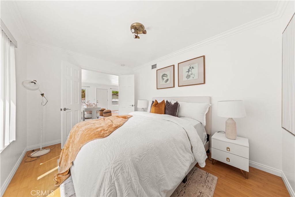 2129 E Aroma Property Photo 15