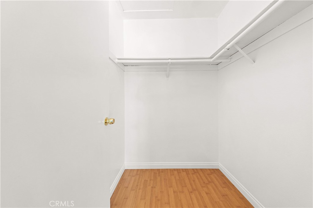 2129 E Aroma Property Photo 16