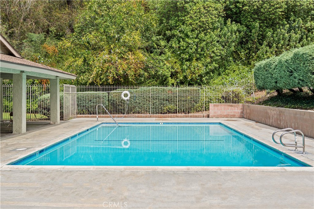 2129 E Aroma Property Photo 22