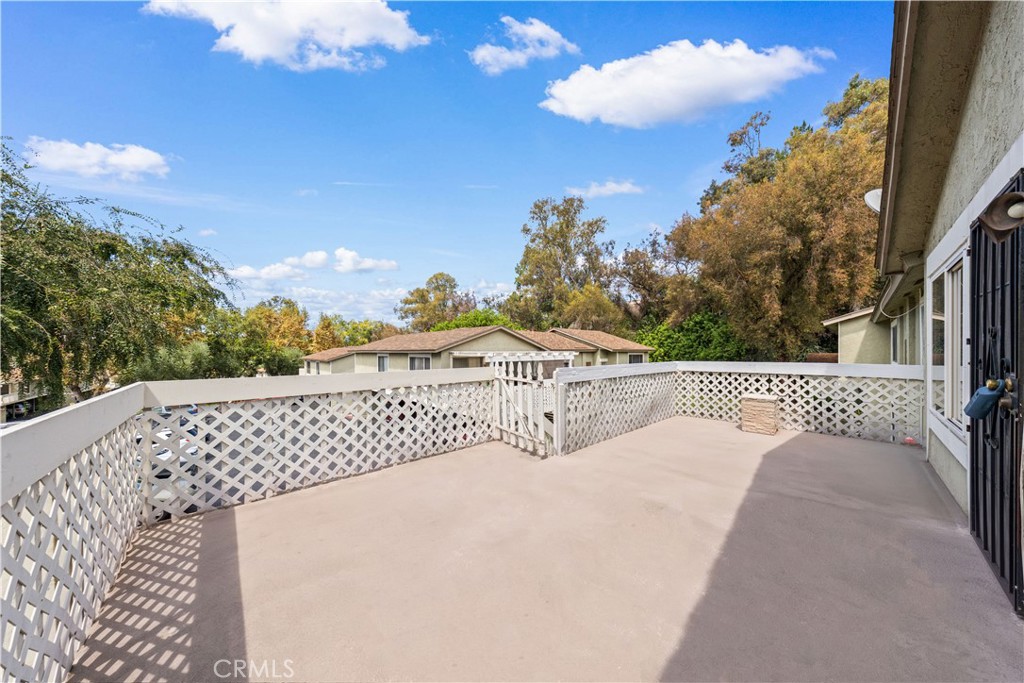 2129 E Aroma Property Photo 24