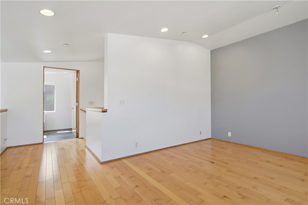 141 S Hudson Avenue 403 Property Photo 14