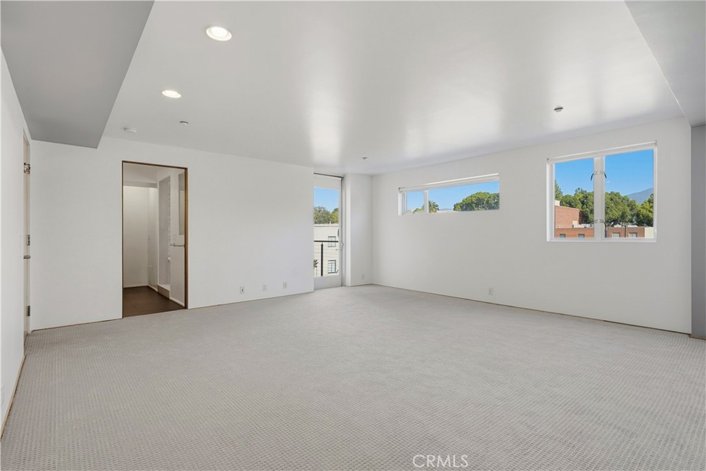 141 S Hudson Avenue 403 Property Photo 20