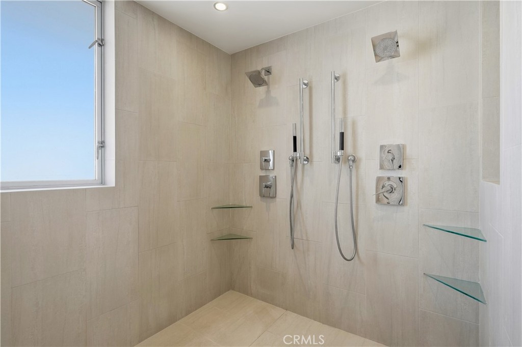 141 S Hudson Avenue 403 Property Photo 26