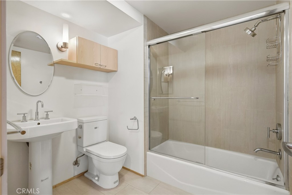 141 S Hudson Avenue 403 Property Photo 33