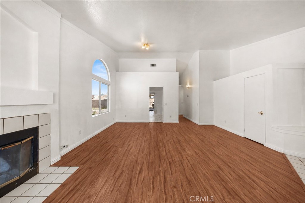 12175 Cobblestone Drive Property Photo 7