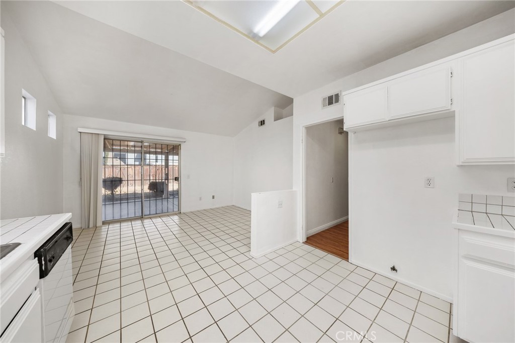 12175 Cobblestone Drive Property Photo 12