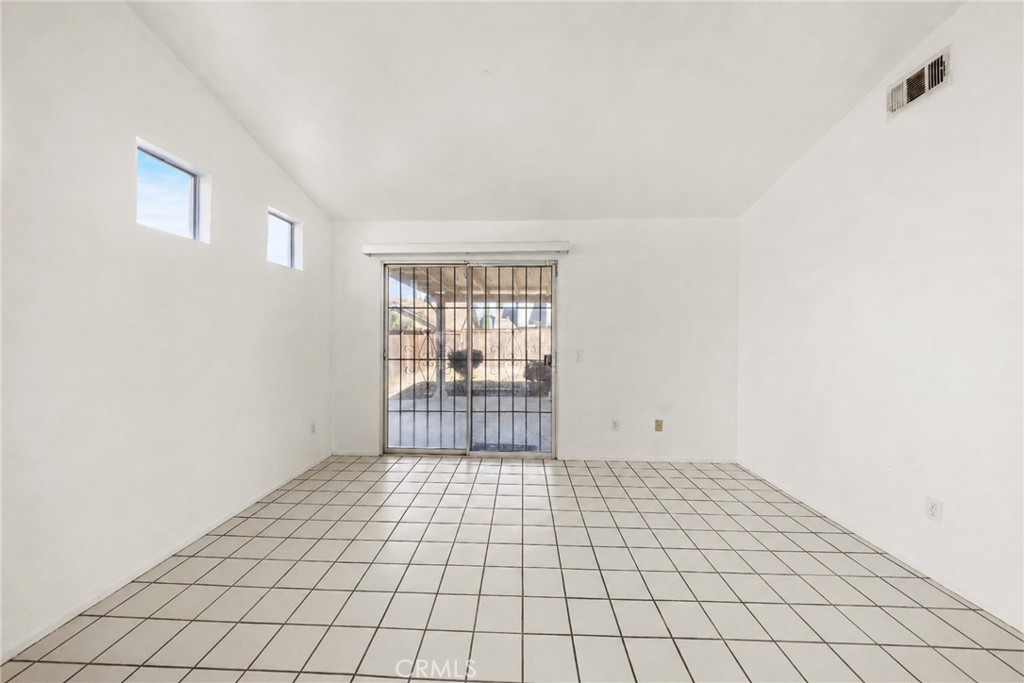12175 Cobblestone Drive Property Photo 16