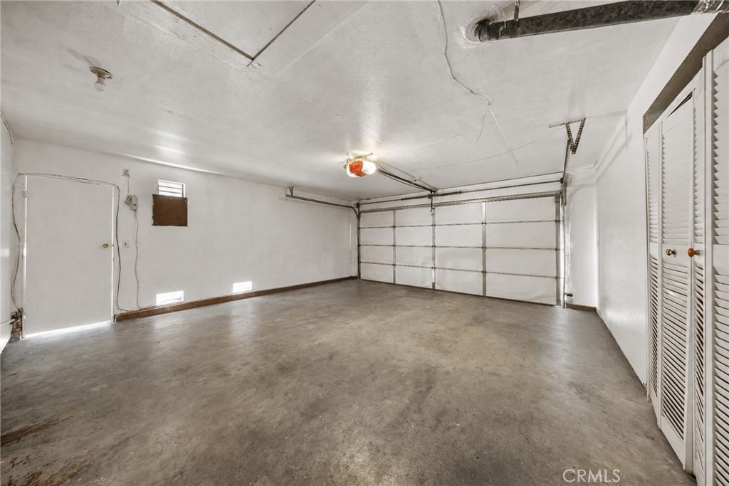 12175 Cobblestone Drive Property Photo 29