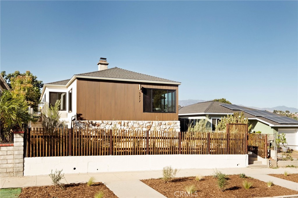 5217 Hub Street Property Photo